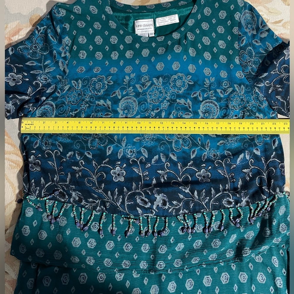 18 Women’s petite turquoise and teal beaded dress - Picture 8 of 10